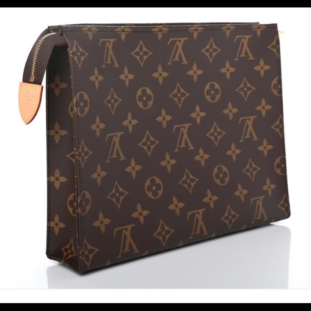 Louis Vuitton Toiletry 26